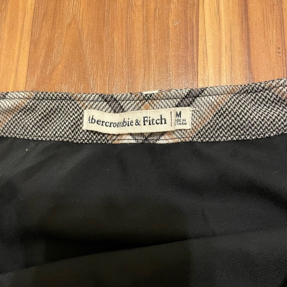 Abercrombie & Fitch Plaid Skirt - Picture 3 of 3